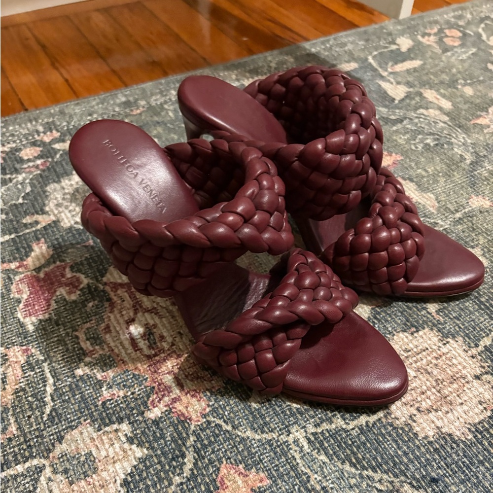 Bottega Veneta Women's Braided Leather Mules - Burgundy size 40